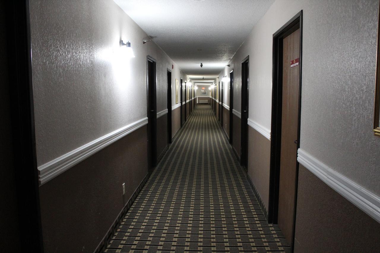 Coratel Inn And Suites Maple Grove Exterior photo