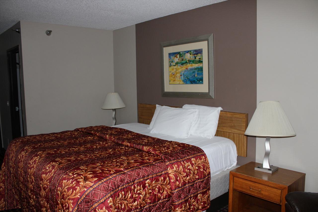 Coratel Inn And Suites Maple Grove Exterior photo