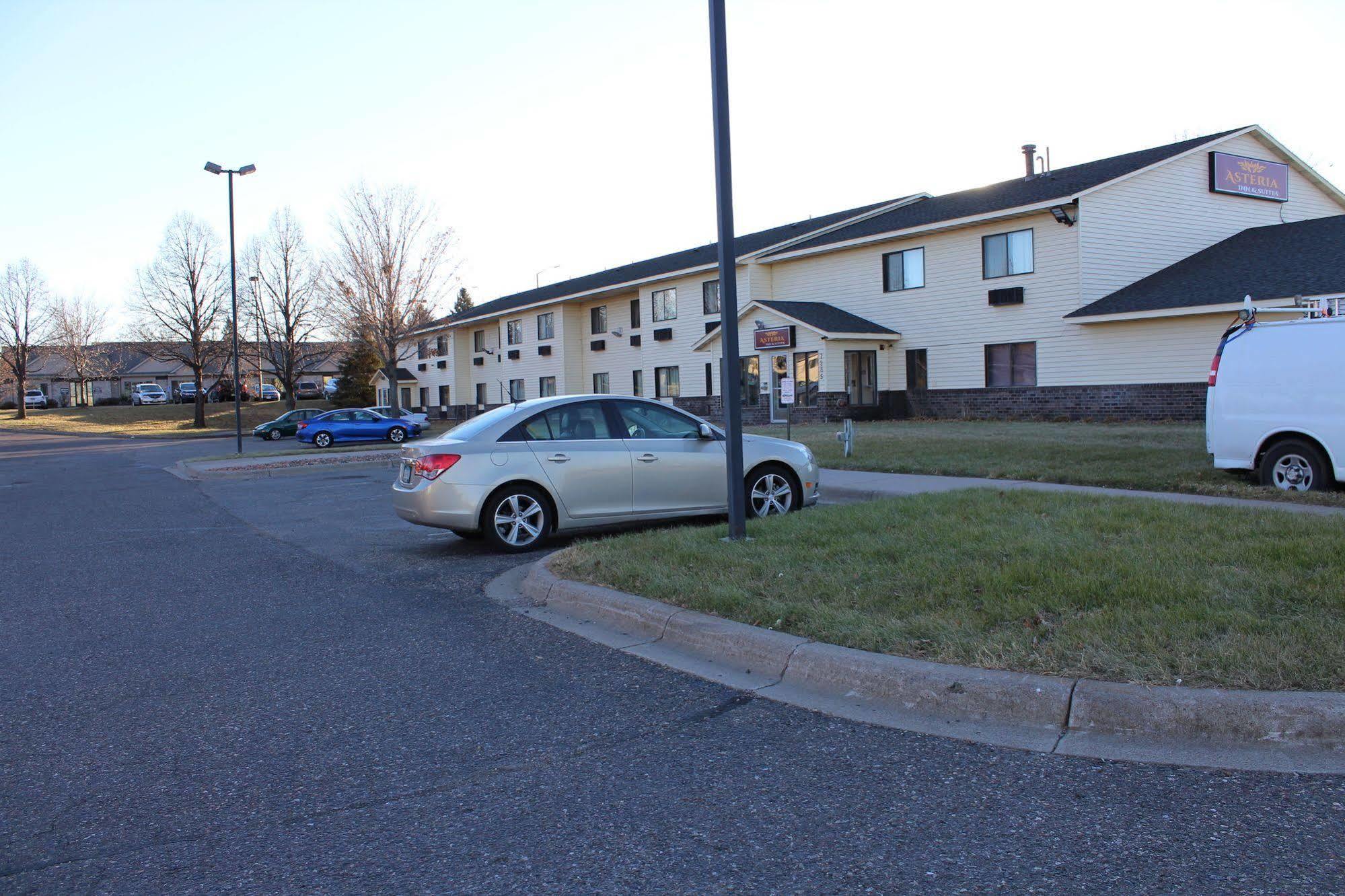 Coratel Inn And Suites Maple Grove Exterior photo